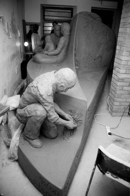 Building Brick Sculptures on a Monumental Scale. | Rebecca Buck
